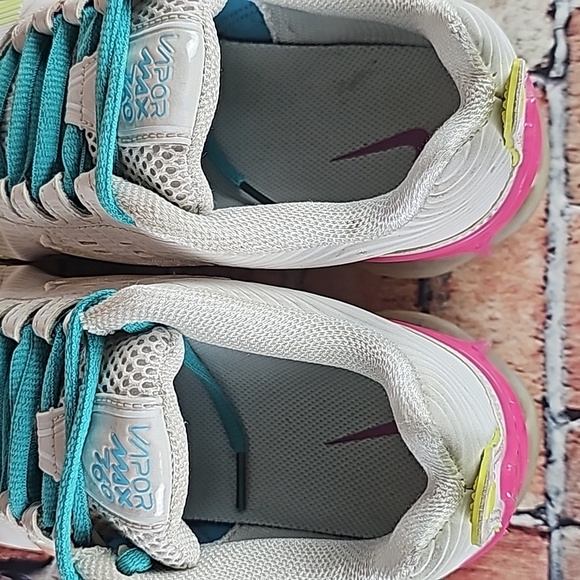 NIKE VAPOR MAX WOMANS SIZE 8.5 GUC - Picture 9 of 11